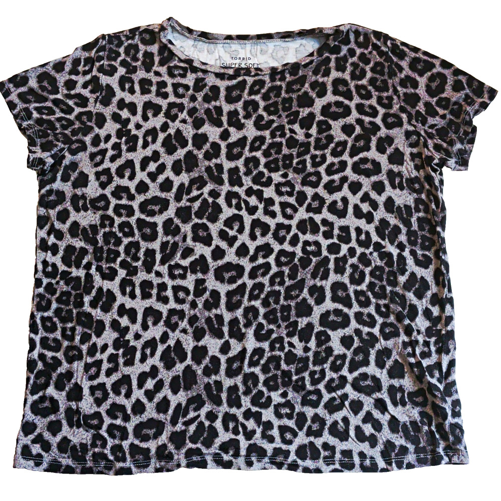 Torrid Super Soft Knit Animal Print Crew Neck Short Sleeve Stretch Tee M/L